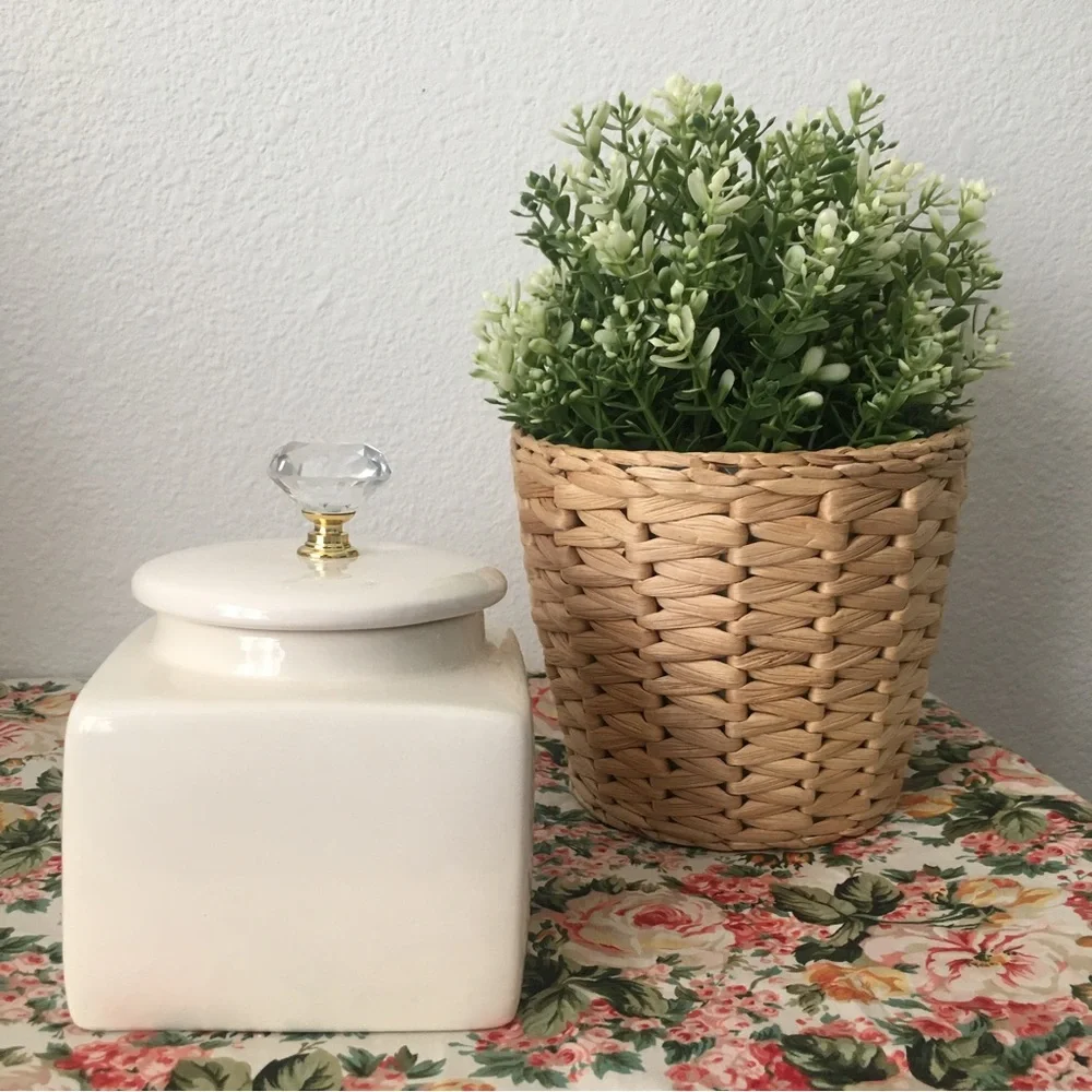 Decorative Jar with Diamond Jewel Knob